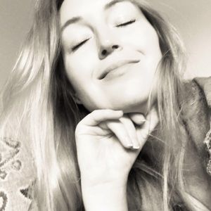 Meet your Posher, Alicia